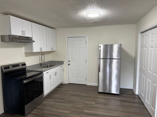 Building Photo - Home for rent! $1,450 - 4 bedroom