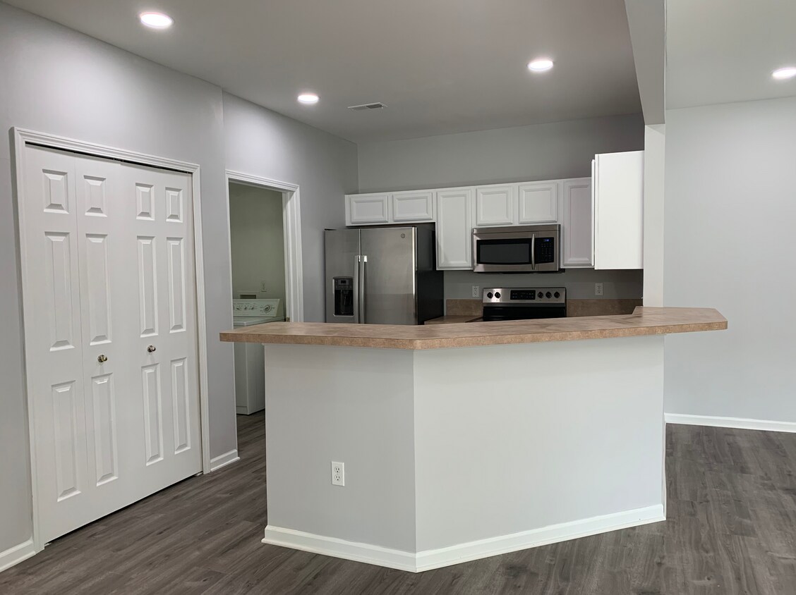 Primary Photo - 17106 Chesapeake Cir