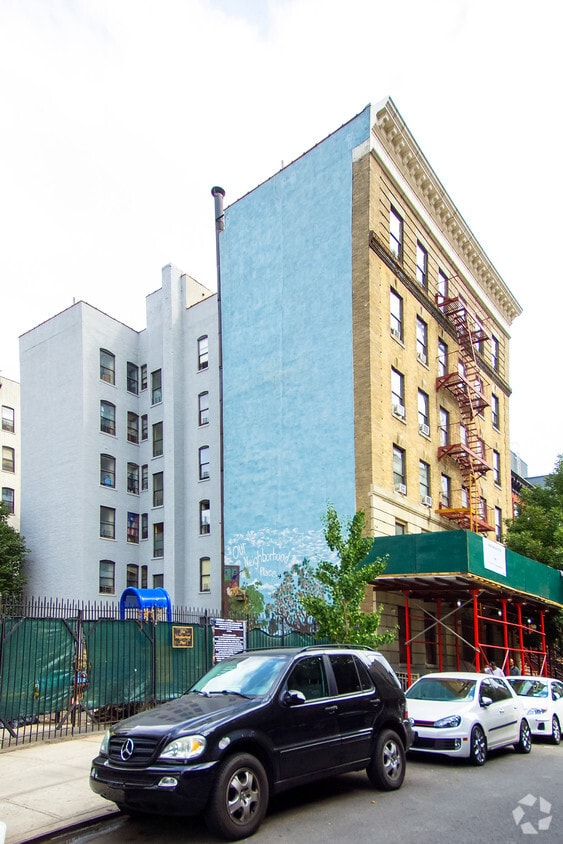 Building Photo - 65 W 127th St