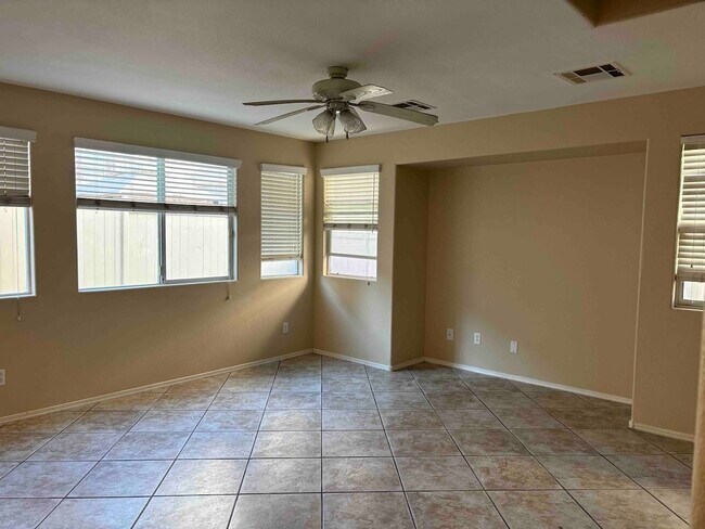 Foto del edificio - 5989 Banbury Heights Way