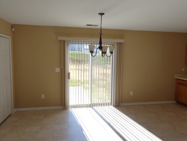 Foto del edificio - 5203 Valcourt Road