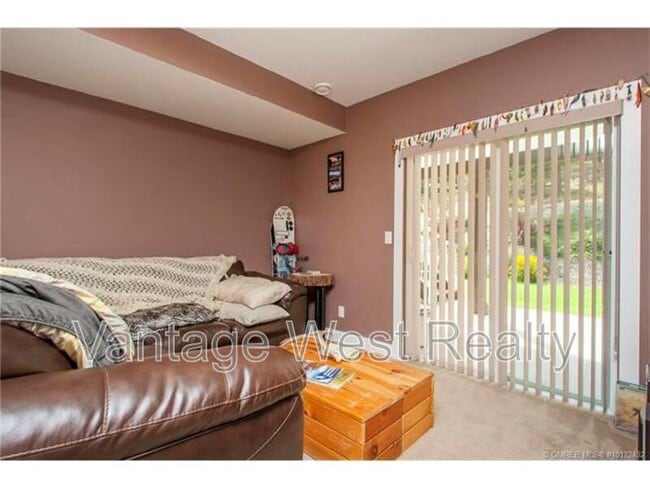 Photo du bâtiment - 3083 Lakeview Cove Rd