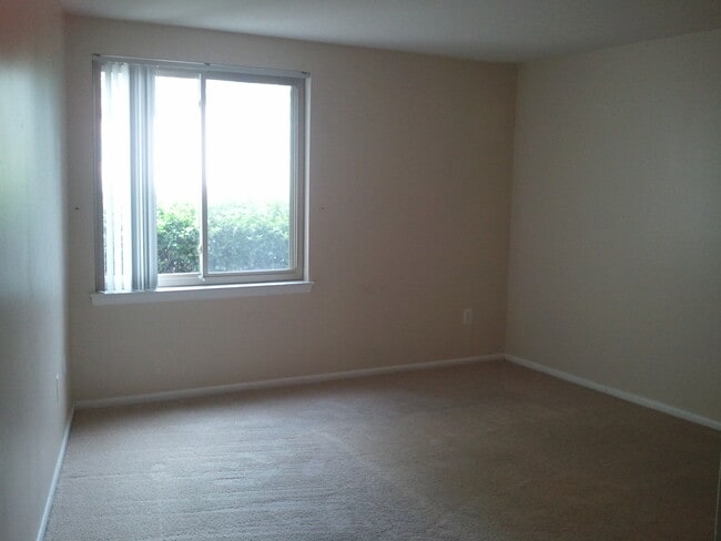 Bedroom - 2517 Baltimore Rd