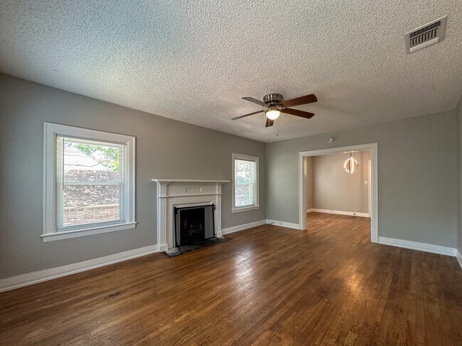 Living Room - 816 S Chilton Ave