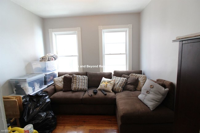 Building Photo - 3 br, 1 bath  - 7 Greenmount St