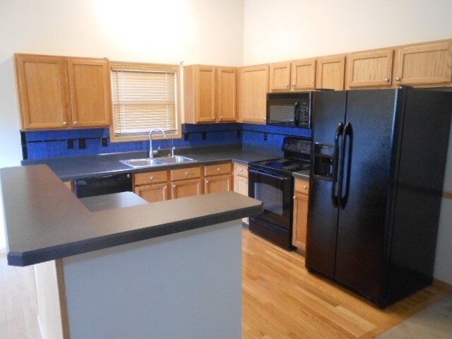 Foto del edificio - 3195 Weeping Spruce Dr