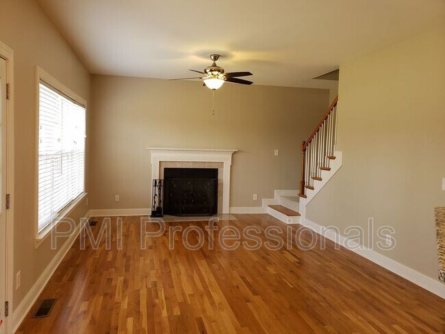 Building Photo - 112 Annadel Ct