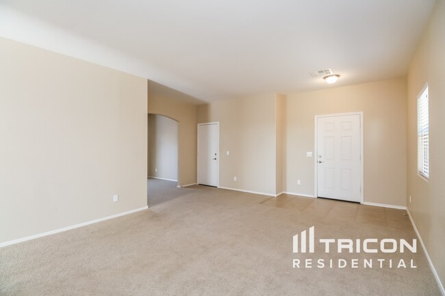 Foto del edificio - 13173 E Primrose Ln