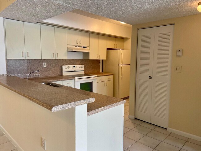 Foto del edificio - 8600 SW 212th St