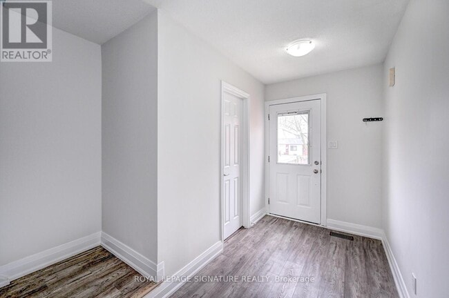 Building Photo - 84 Heiman St