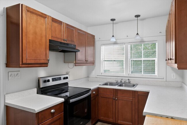 Foto del edificio - 879 Sylvan Pl SW