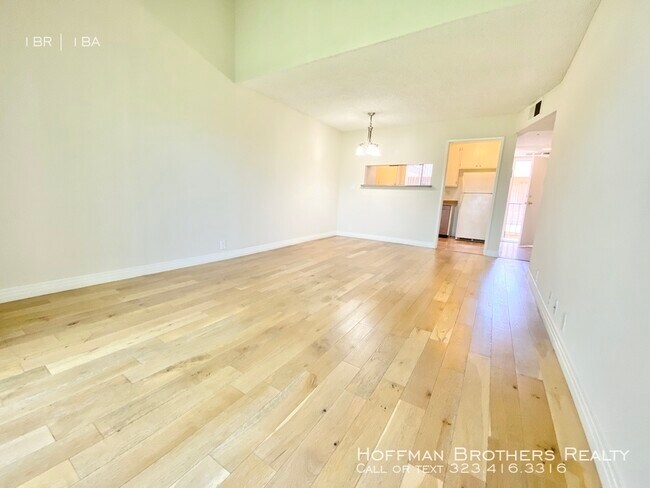 Building Photo - 959 S Gramercy Pl Los Angeles CA 90019