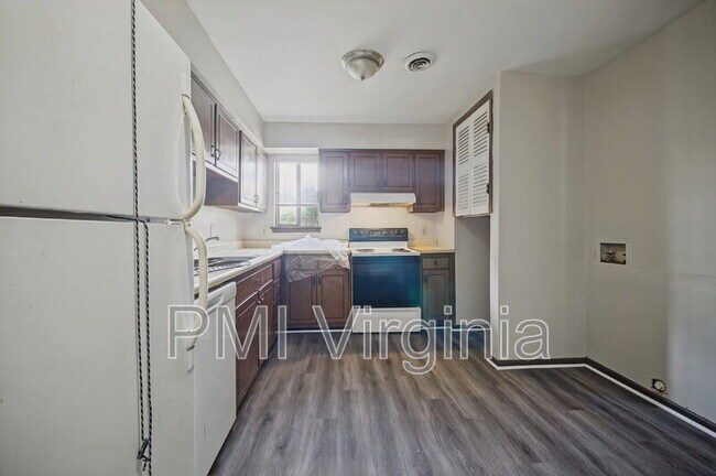 Foto del edificio - 1474 E Tanners Creek Dr