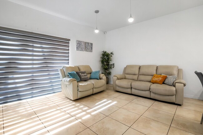 Foto del edificio - 3012 Bird of Paradise Ln