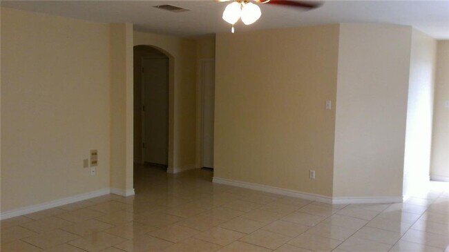 Building Photo - 3856 Haleys Way