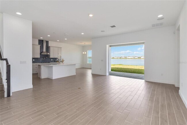 Foto del edificio - 18441 Mowry Ct