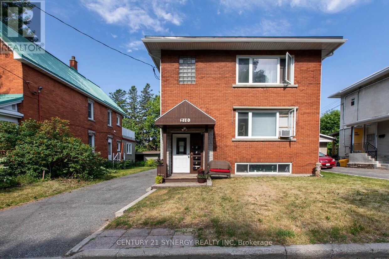 Primary Photo - 210-210 Cantin St