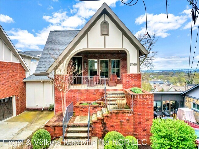 Building Photo - 4 br, 3.5 bath House - 2110 B Eastwood Ave