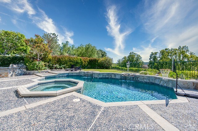 Foto principal - 16 Oakmont