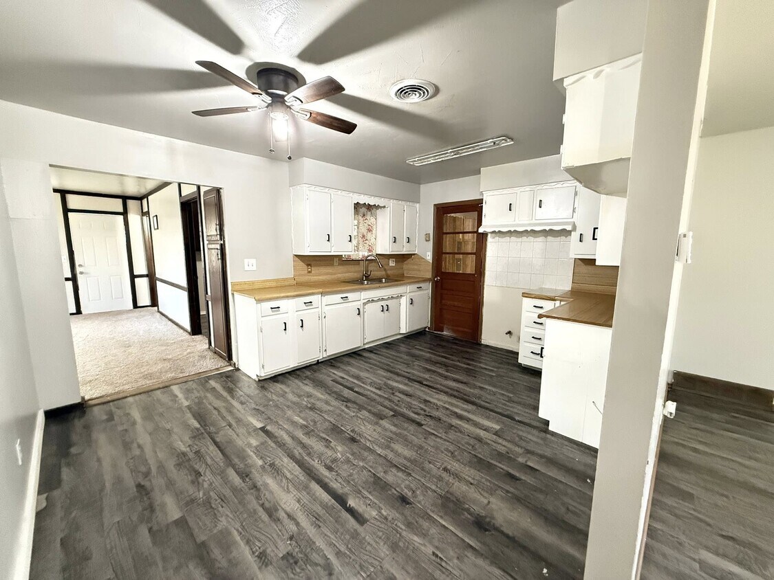 Foto del edificio - 2405 S Mansfield St