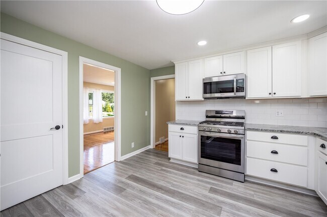 Foto del edificio - 503 Pineview Dr