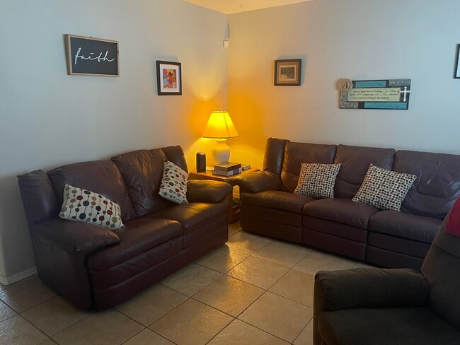 Building Photo - 2607 Ringold Cir
