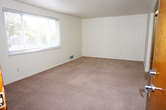 Foto del edificio - 4061 Meadowbrook Blvd