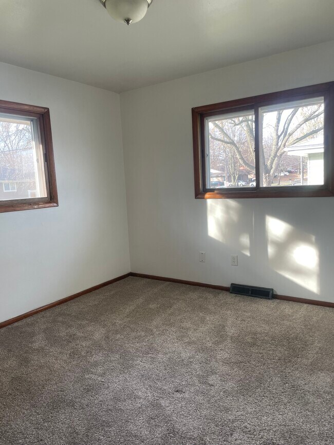Foto del edificio - 5812 SW 12th St