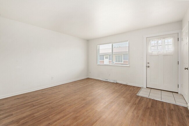 Foto del edificio - 4031 Goodell Ln