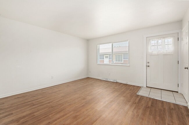 Building Photo - 4031 Goodell Ln