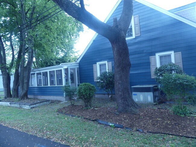 Building Photo - 70 Locust Ave