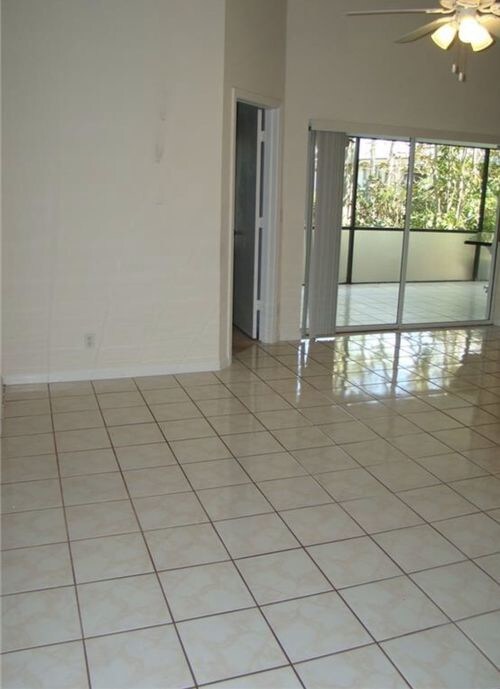 Foto del edificio - 5367 Pine Cir