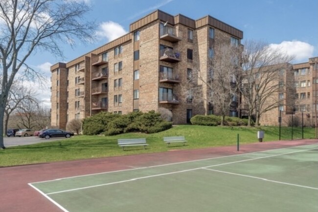 Building Photo - 425 Walnut Creek Ln