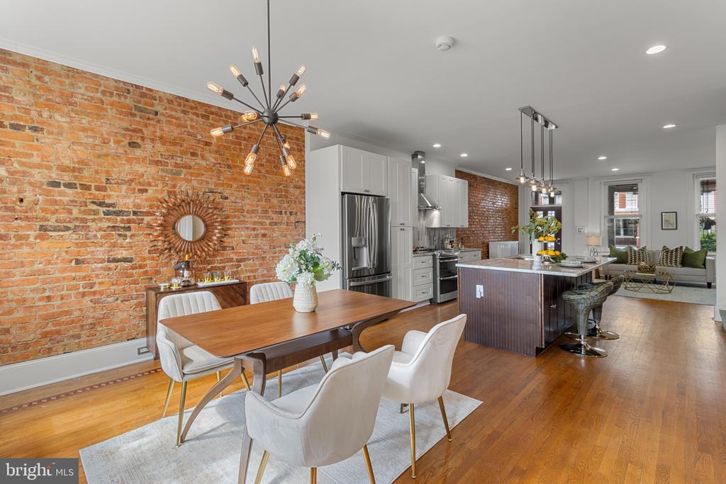 Foto principal - 3551 13th St NW