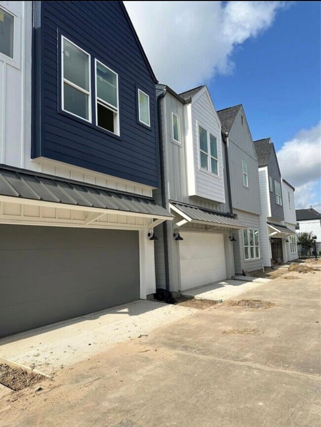 Foto del edificio - 8914 Laverne Shumard Ln