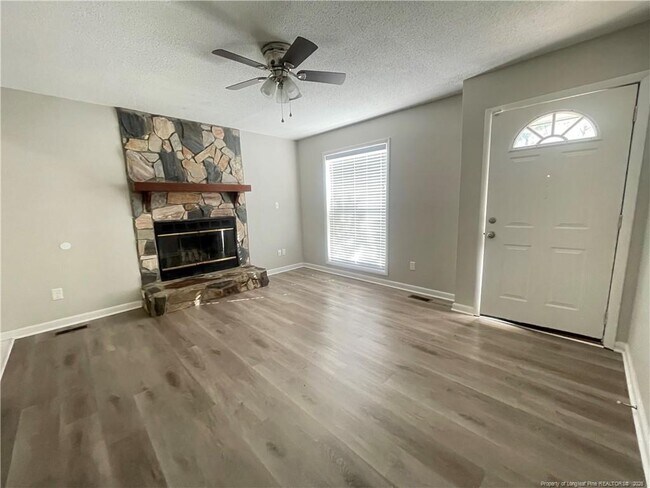 Foto del edificio - 6804 Leeds Ct