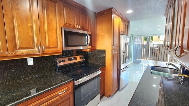 Foto del edificio - 841 NW 81st Ave