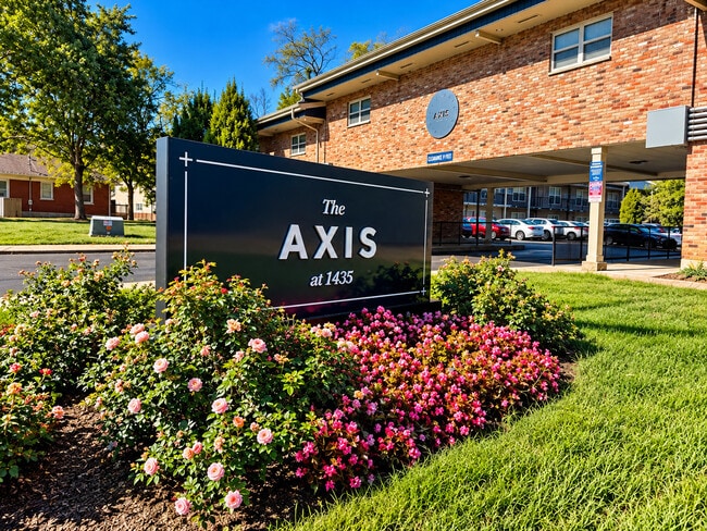 Building Photo - The Axis at 1435