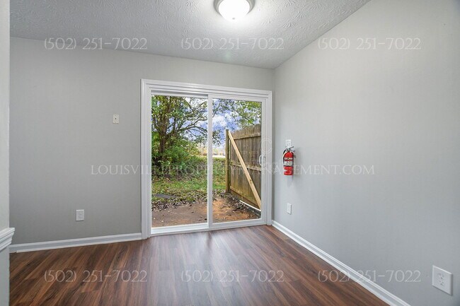 Foto del edificio - 621 Westport Rd