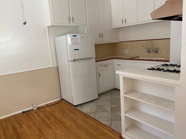 Kitchen - 4362 Troost Ave