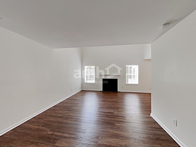Building Photo - 225 Weststone Blvd
