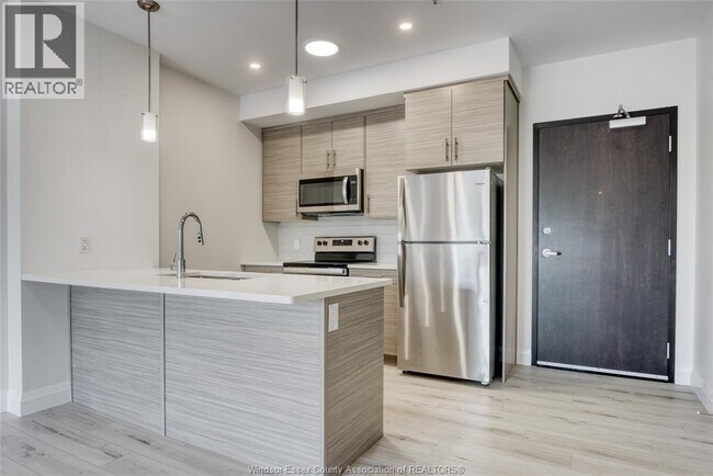 Photo du bâtiment - 4785 Walker Rd