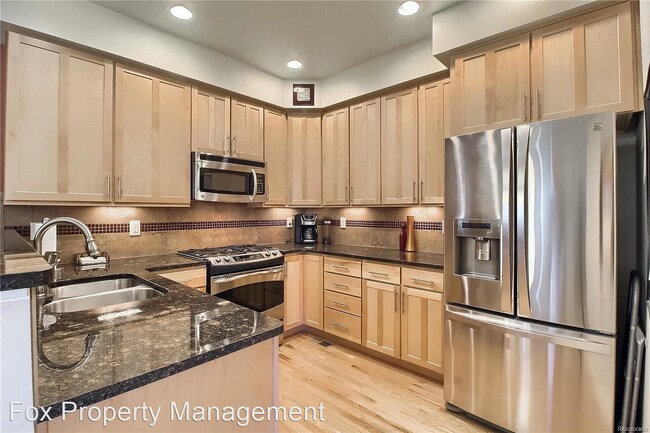 Building Photo - 3 br, 3.5 bath House - 4117 Clifton Court ...