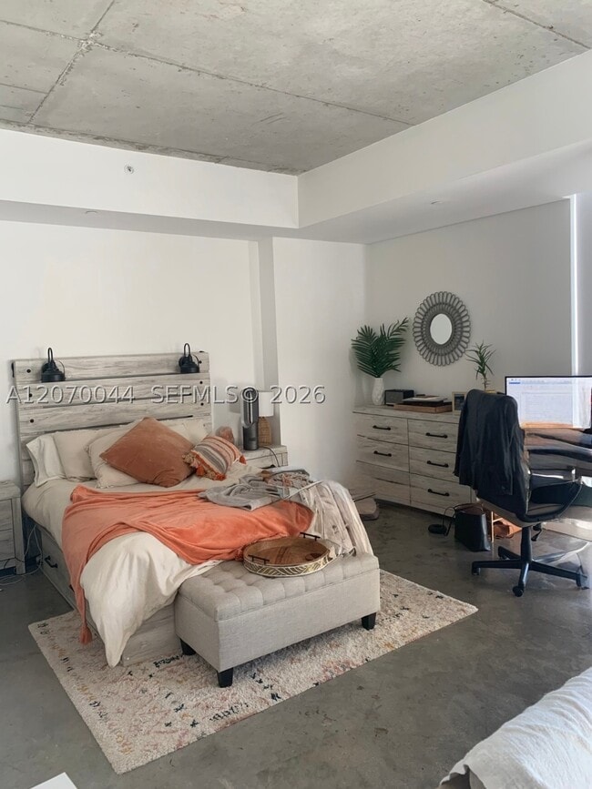 Foto del edificio - 151 SE 1st St
