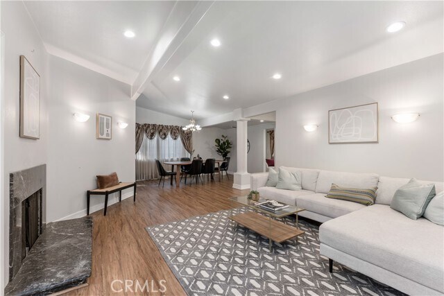 Foto del edificio - 9348 Big Tujunga Canyon Rd