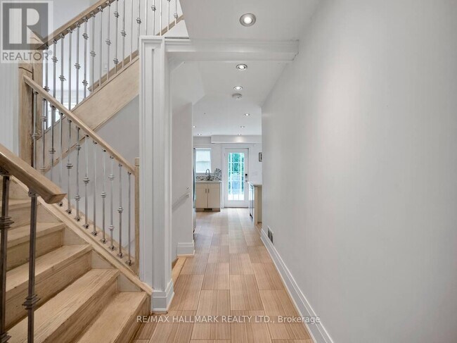 Photo du bâtiment - 218 Northwood Dr