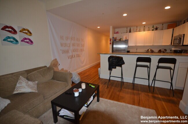 Foto del edificio - 341 Saint Paul St