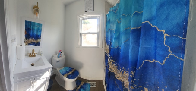 Foto del edificio - 20 S Back River Rd