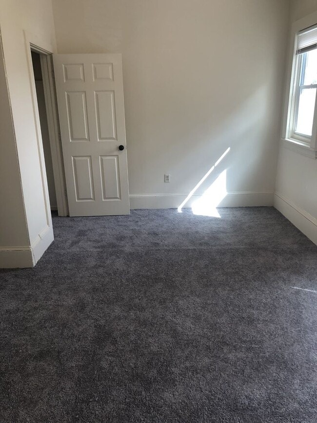 Building Photo - 204 S Ann St