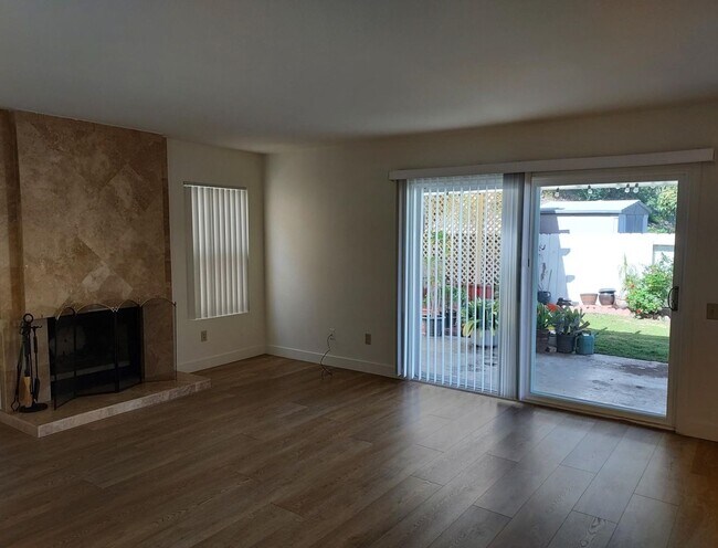 Foto del edificio - Rancho Penasquitos - 4bed/3bath Single-Two Story Family Home with 2 Car Garage (PRE-LEASING FOR A...